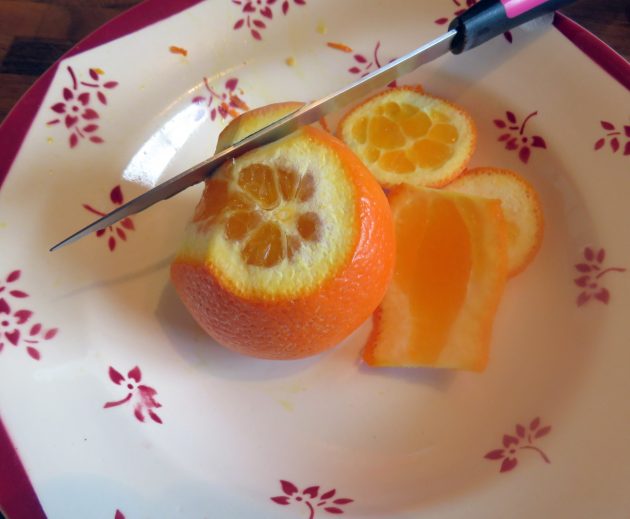 Peler les oranges